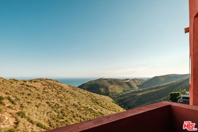 3029 Sequit Drive, Malibu, CA 90265