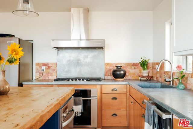 3029 Sequit Drive, Malibu, CA 90265