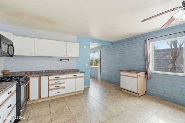 4922 W De La Canoa Drive, Amado, AZ 85645