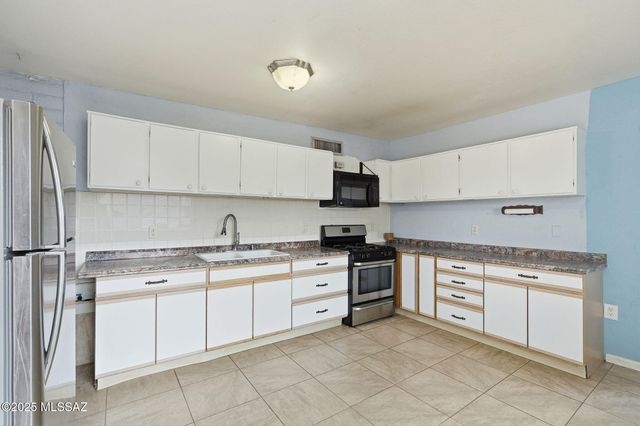 4922 W De La Canoa Drive, Amado, AZ 85645