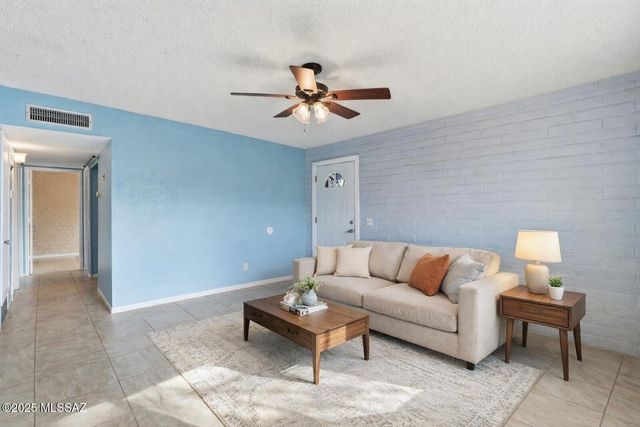 4922 W De La Canoa Drive, Amado, AZ 85645