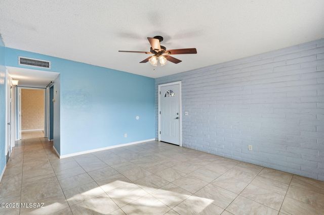 4922 W De La Canoa Drive, Amado, AZ 85645