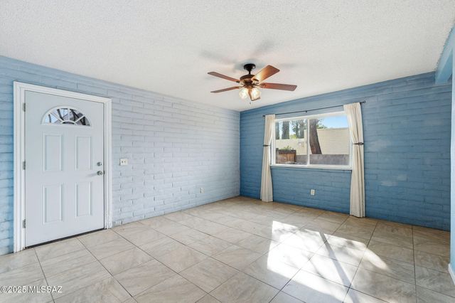 4922 W De La Canoa Drive, Amado, AZ 85645