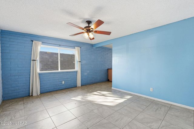 4922 W De La Canoa Drive, Amado, AZ 85645