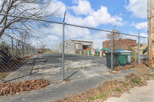 8212 Alabama Avenue, St Louis, MO 63111