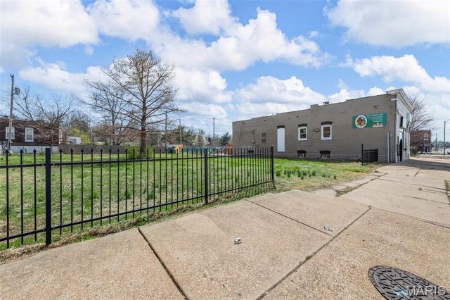 8212 Alabama Avenue, St Louis, MO 63111