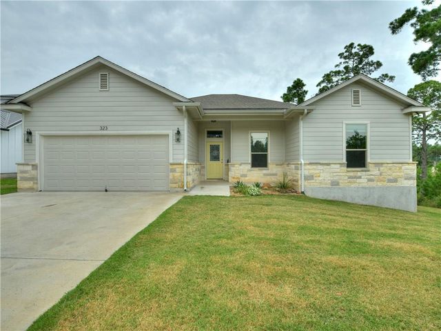 323 Kaanapali LN, Bastrop, TX 78602