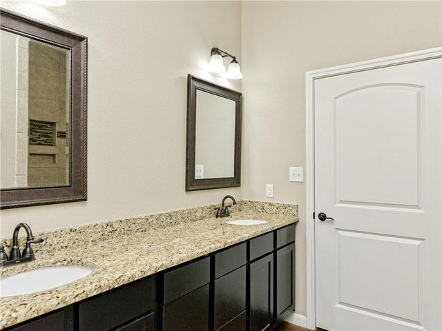 323 Kaanapali LN, Bastrop, TX 78602