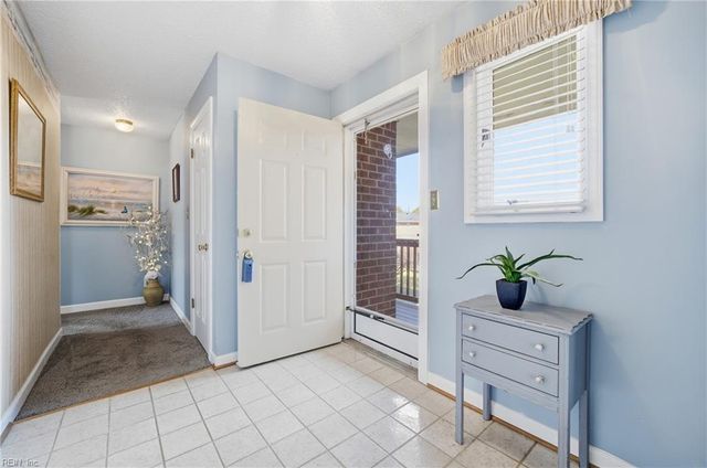 1226 Foursome LN, Virginia Beach, VA 23455