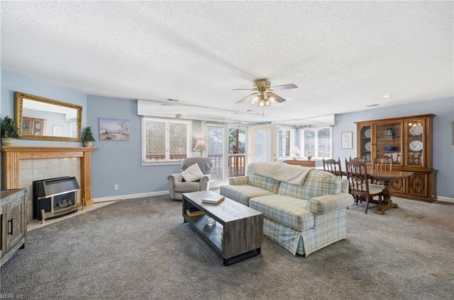 1226 Foursome LN, Virginia Beach, VA 23455