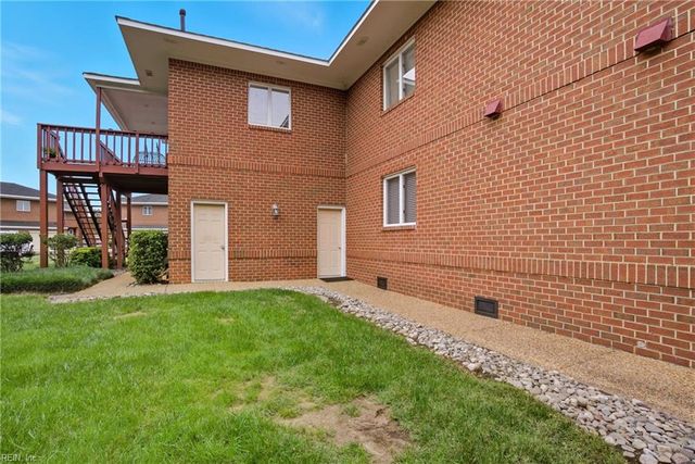 1226 Foursome LN, Virginia Beach, VA 23455