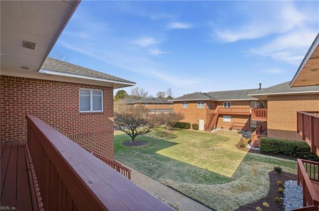 1226 Foursome LN, Virginia Beach, VA 23455