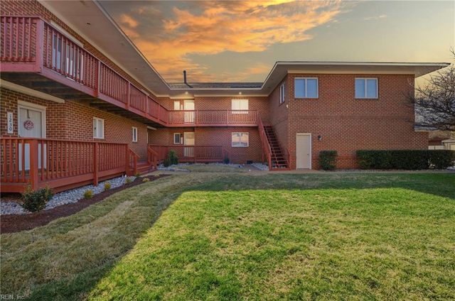 1226 Foursome LN, Virginia Beach, VA 23455