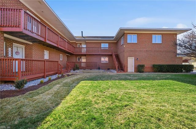 1226 Foursome LN, Virginia Beach, VA 23455