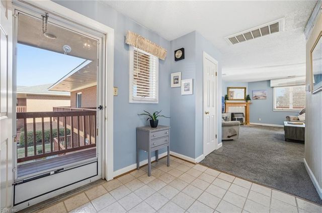 1226 Foursome LN, Virginia Beach, VA 23455