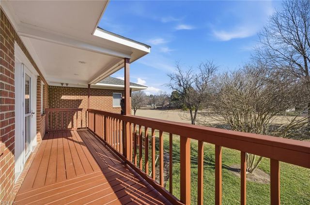 1226 Foursome LN, Virginia Beach, VA 23455