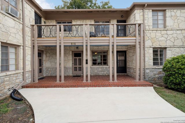 515 E Olmos Dr Apt 4, Olmos Park, TX 78212