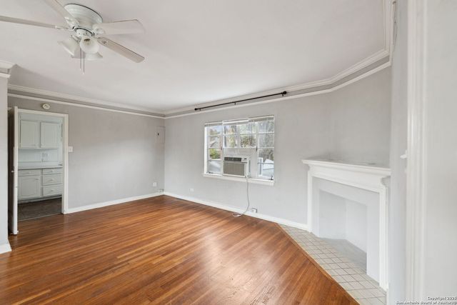 515 E Olmos Dr Apt 4, Olmos Park, TX 78212