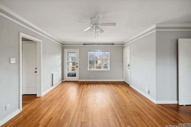 515 E Olmos Dr Apt 4, Olmos Park, TX 78212