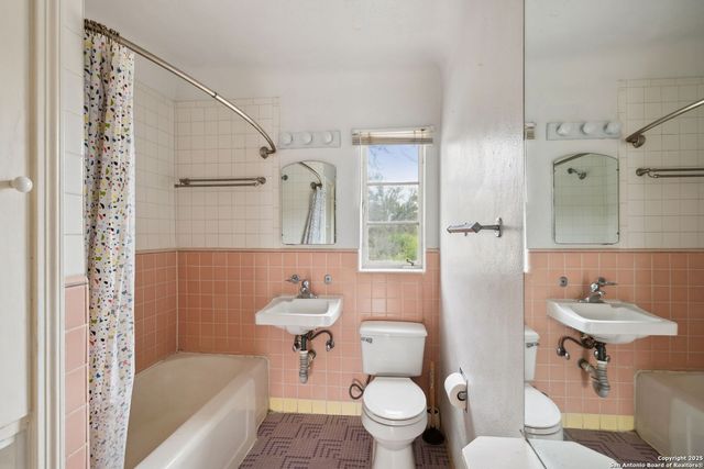 515 E Olmos Dr Apt 4, Olmos Park, TX 78212