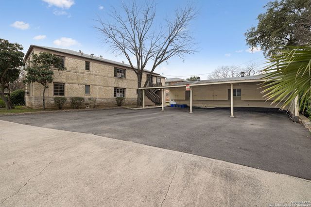 515 E Olmos Dr Apt 4, Olmos Park, TX 78212