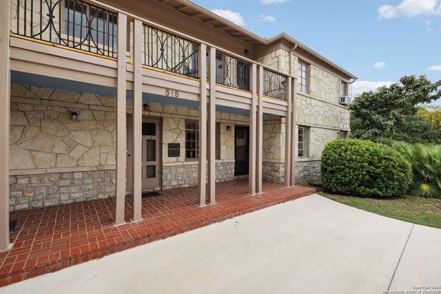 515 E Olmos Dr Apt 4, Olmos Park, TX 78212