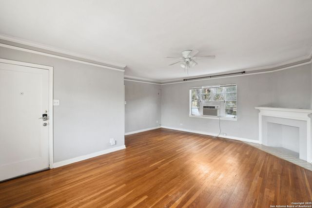 515 E Olmos Dr Apt 4, Olmos Park, TX 78212