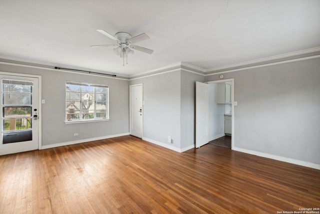 515 E Olmos Dr Apt 4, Olmos Park, TX 78212