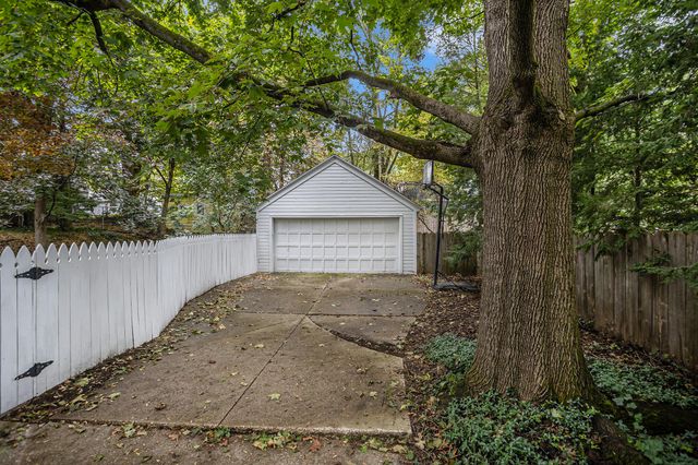 2126 Benjamin Avenue, Kalamazoo City, MI 49008