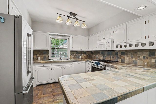 2126 Benjamin Avenue, Kalamazoo City, MI 49008