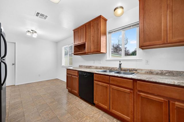 4141 Walnut Ave, Carmichael, CA 95608