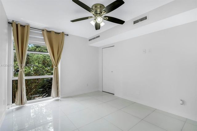 200 172nd Street 112, Sunny Isles Beach, FL 33160
