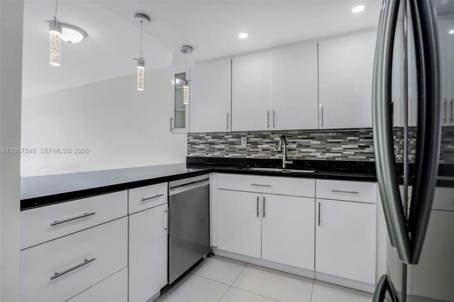 200 172nd Street 112, Sunny Isles Beach, FL 33160