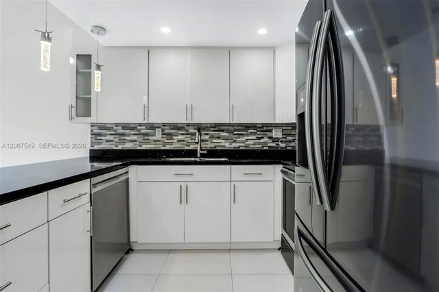 200 172nd Street 112, Sunny Isles Beach, FL 33160