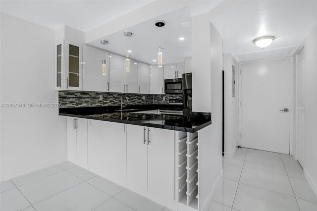 200 172nd Street 112, Sunny Isles Beach, FL 33160