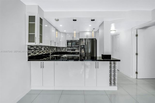 200 172nd Street 112, Sunny Isles Beach, FL 33160