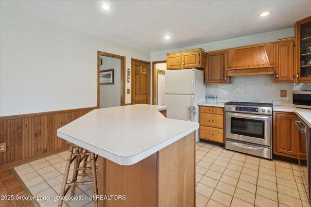 525 Grovenburg Road, Mason, MI 48854