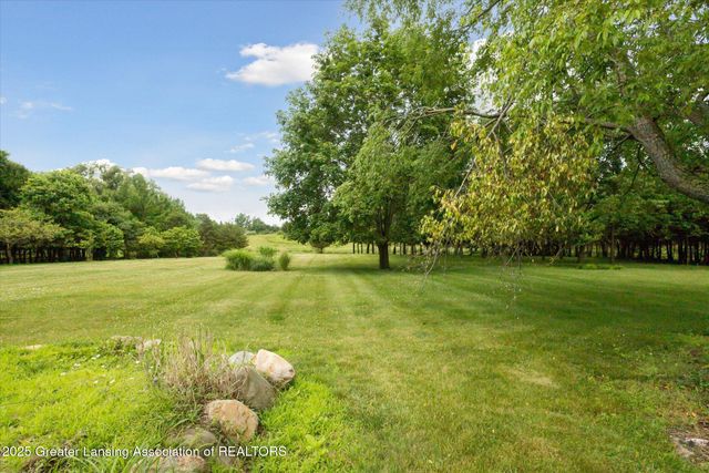 525 Grovenburg Road, Mason, MI 48854