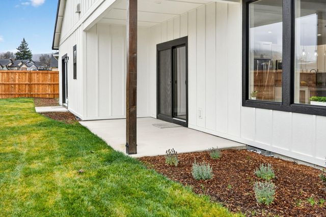 3129 Monaco Court, Medford, OR 97504