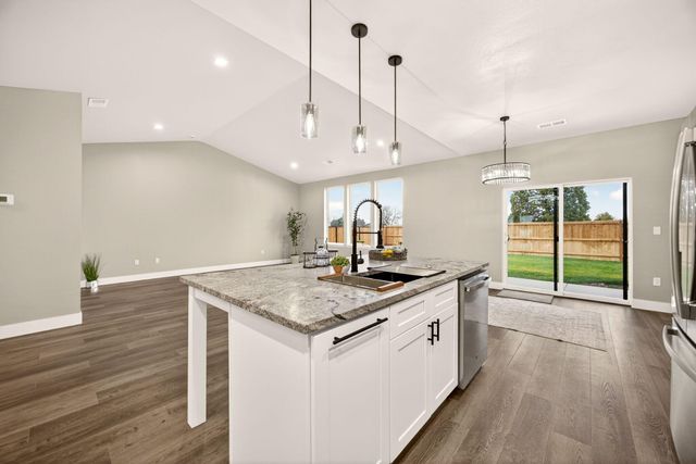 3129 Monaco Court, Medford, OR 97504