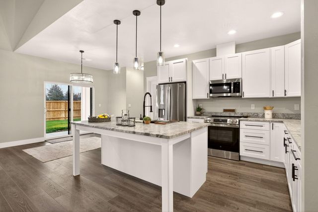 3129 Monaco Court, Medford, OR 97504