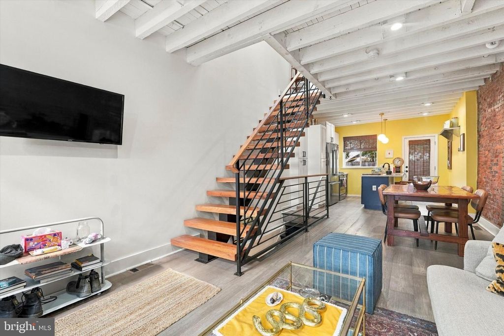 131 W WILT ST, PHILADELPHIA, PA 19122 — photo 3