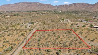 2 Lamprey Road, Apple Valley, CA 92308
