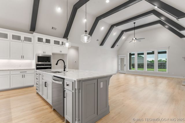 6617 S Fir Avenue, Broken Arrow, OK 74011