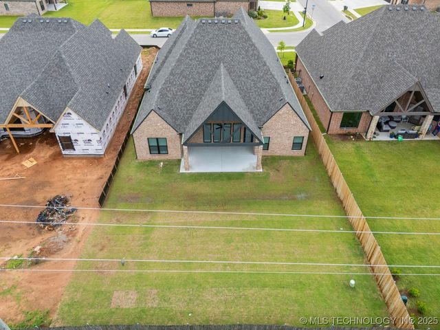 6617 S Fir Avenue, Broken Arrow, OK 74011