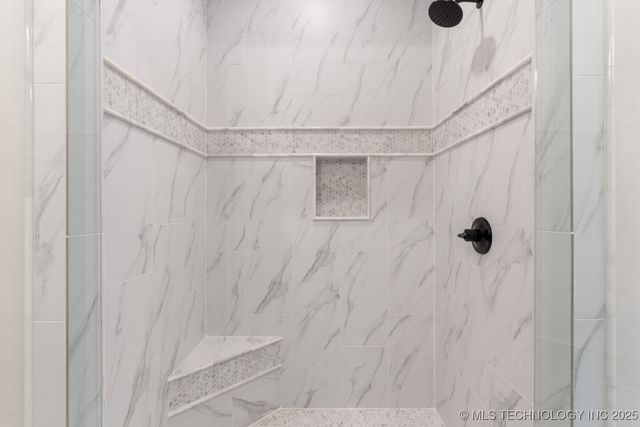 6617 S Fir Avenue, Broken Arrow, OK 74011