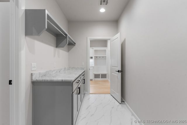 6617 S Fir Avenue, Broken Arrow, OK 74011