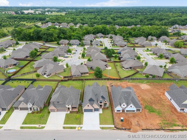 6617 S Fir Avenue, Broken Arrow, OK 74011