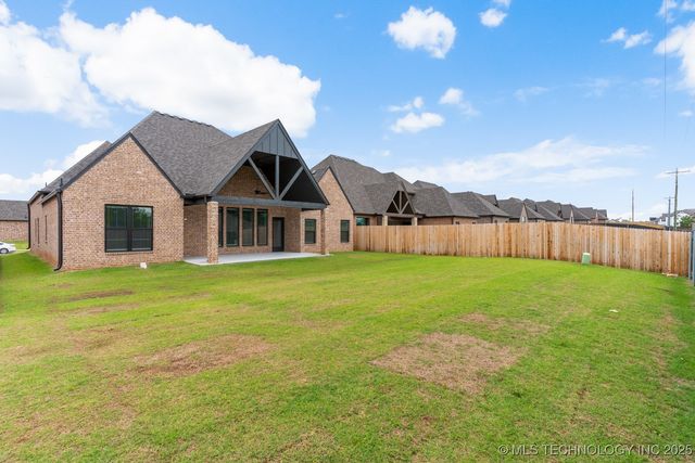 6617 S Fir Avenue, Broken Arrow, OK 74011