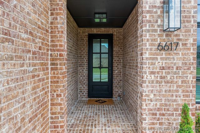 6617 S Fir Avenue, Broken Arrow, OK 74011